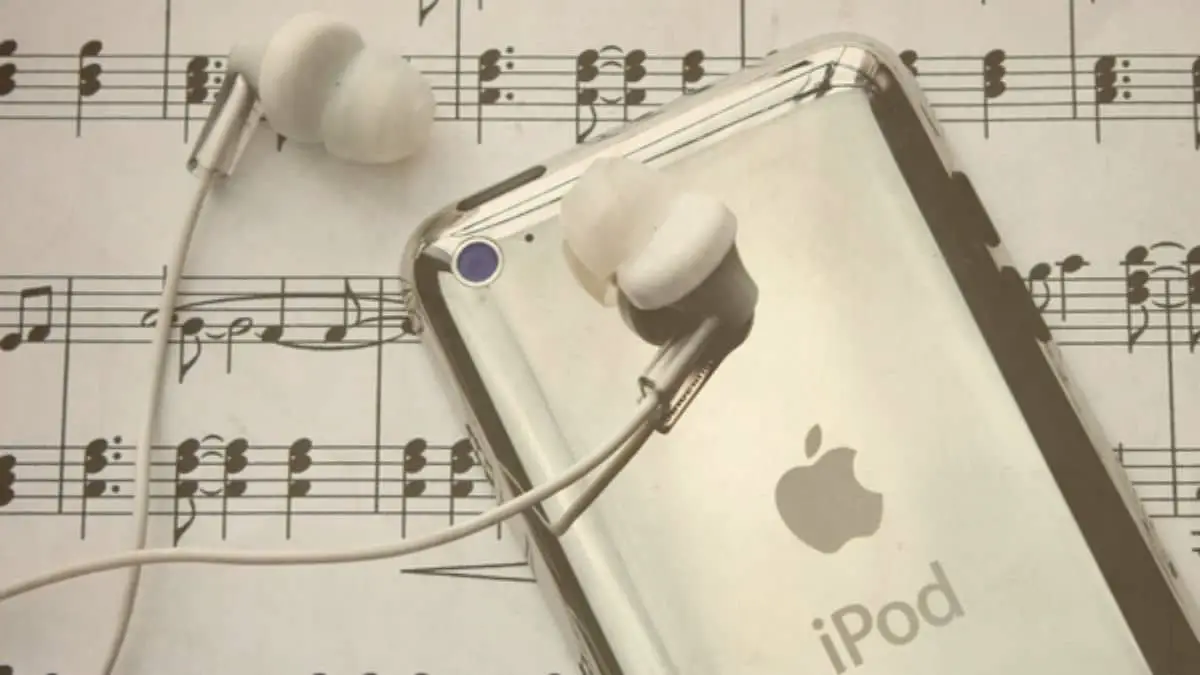 Major Historical Events on October 23 - Apple Unveils the iPod, Revolutionizing Music - 2001 AD