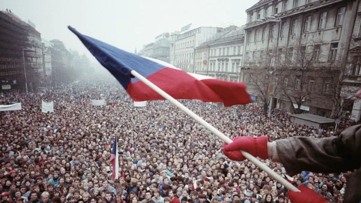 Major Historical Events on November 17 - Velvet Revolution Begins in Czechoslovakia - 1989 AD