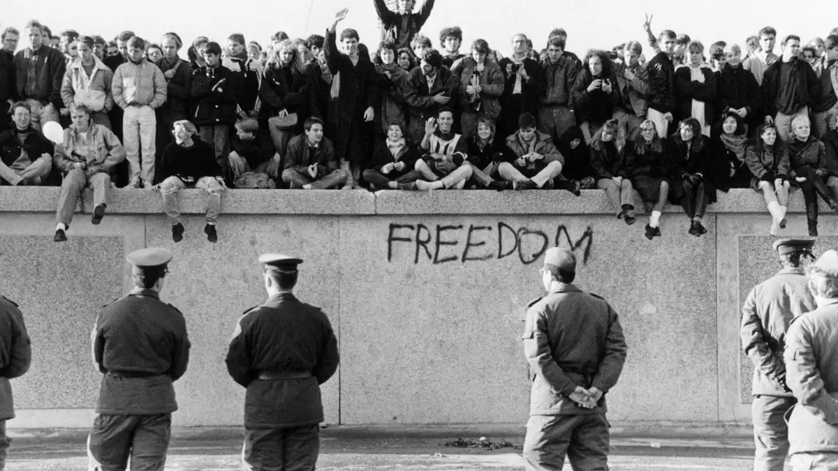 Berlin Wall Opens: A Symbol of Freedom - 1989 AD