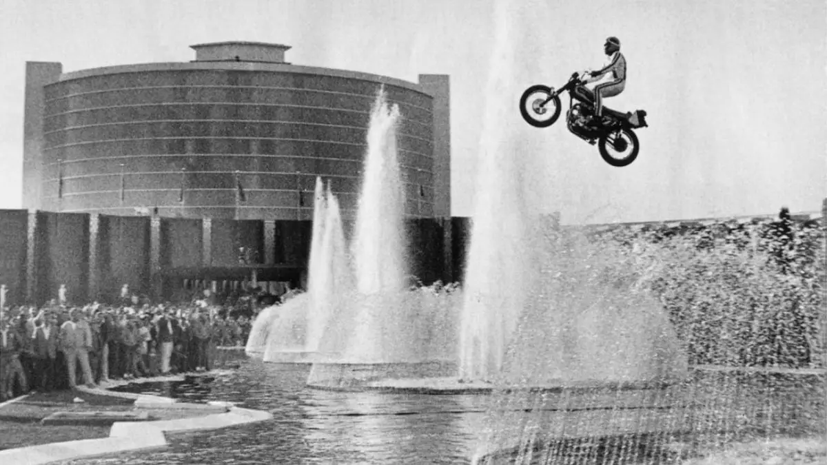 Major Historical Events on November 30 - Death of Evel Knievel - 2007 AD