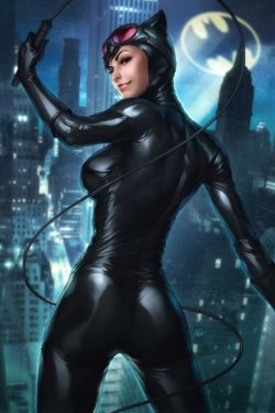 10 Sexiest Female Superheroes - Catwoman (Selina Kyle)