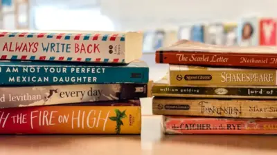 Classic Literature vs. Modern Fiction: Which Stands the Test of Time?