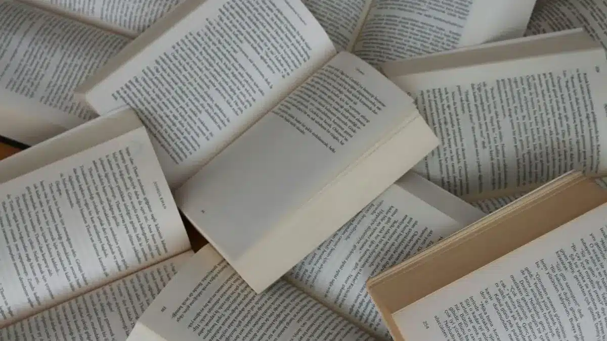 Long Chapters vs. Short Chapters: Which Keeps Readers Turning Pages?