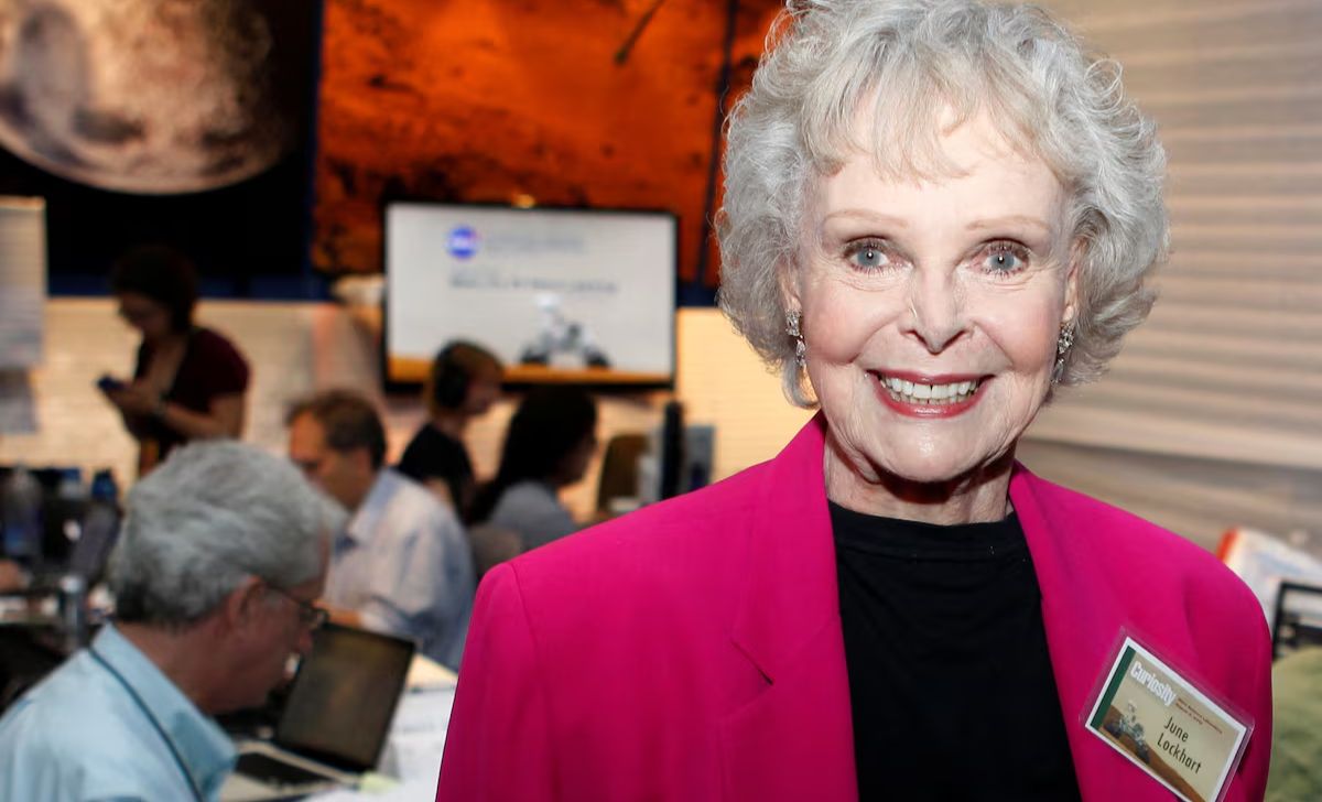 June Lockhart, Beloved ‘Lassie’ and ‘Lost in Space’ Star, Dies at 100