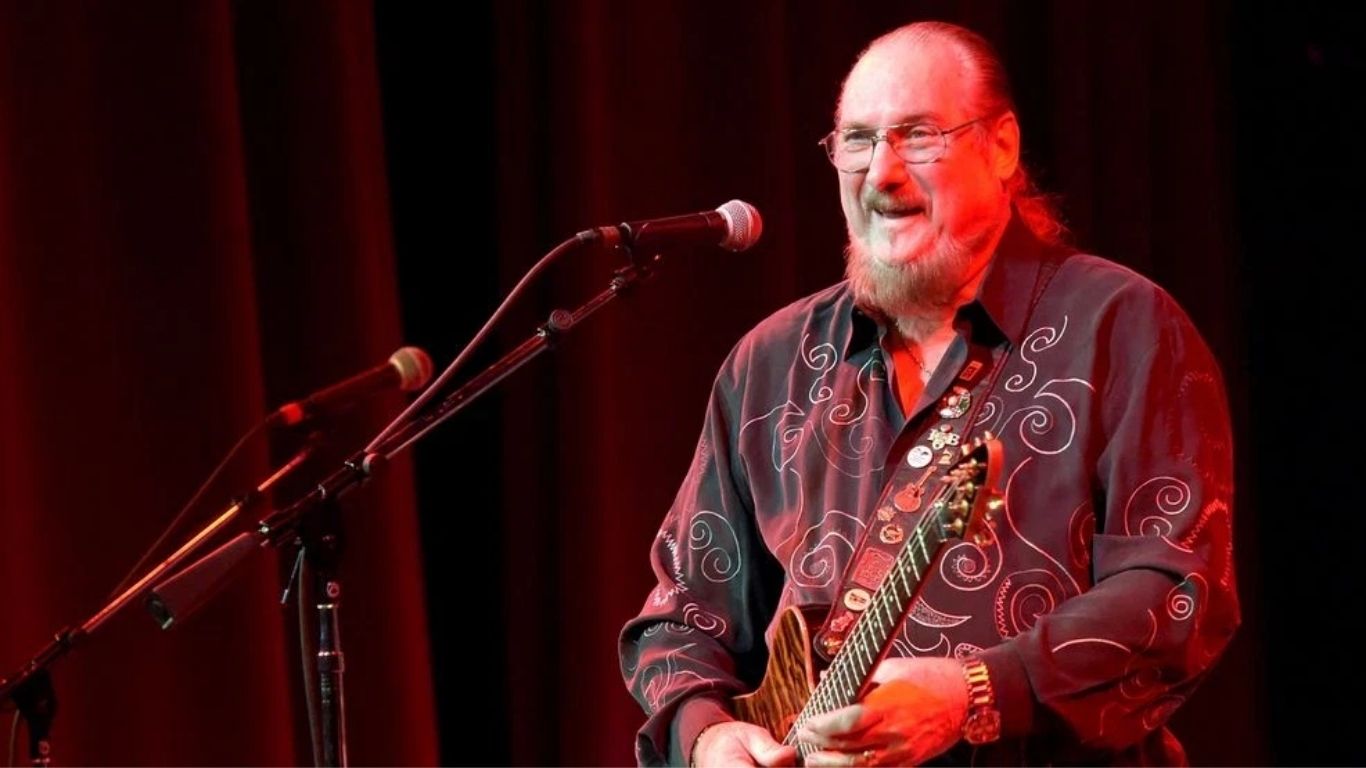 Pioneering Soul Guitarist Steve Cropper Dies at 84